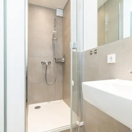 Apartment W1 - Gaestehaus Christian-westphal-str 60 - Feriendomizil Hollich *