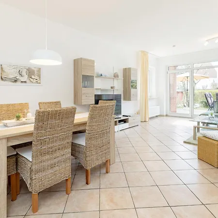 Apartment W1 - Gaestehaus Christian-westphal-str 60 - Feriendomizil Hollich Groemitz